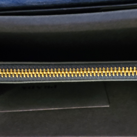 PRADA NEW ZIP AROUND WALLET - Picture 11 of 15